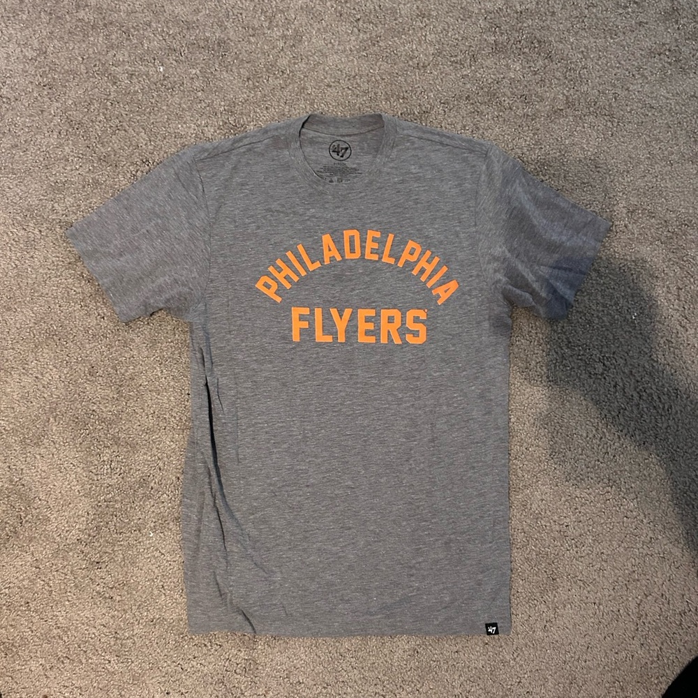Philadelphia flyers Claude giroux t shirt size small
